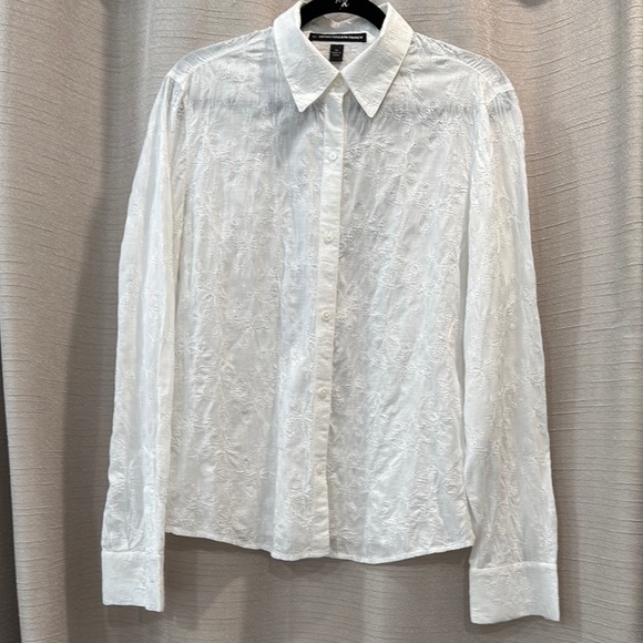 Ellen Tracy Tops - Ellen Tracy 100%Cotton Floral Embroidered White Button Down Shirt Size 14